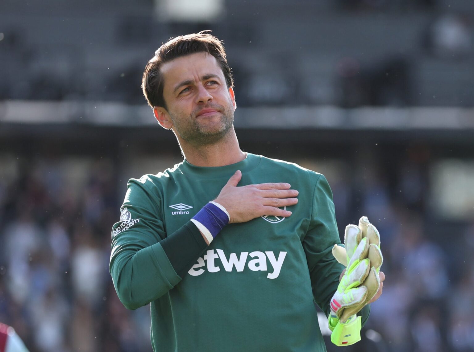 Lukasz Fabianski contract update suggests West Ham goalkeeper has made retirement decision