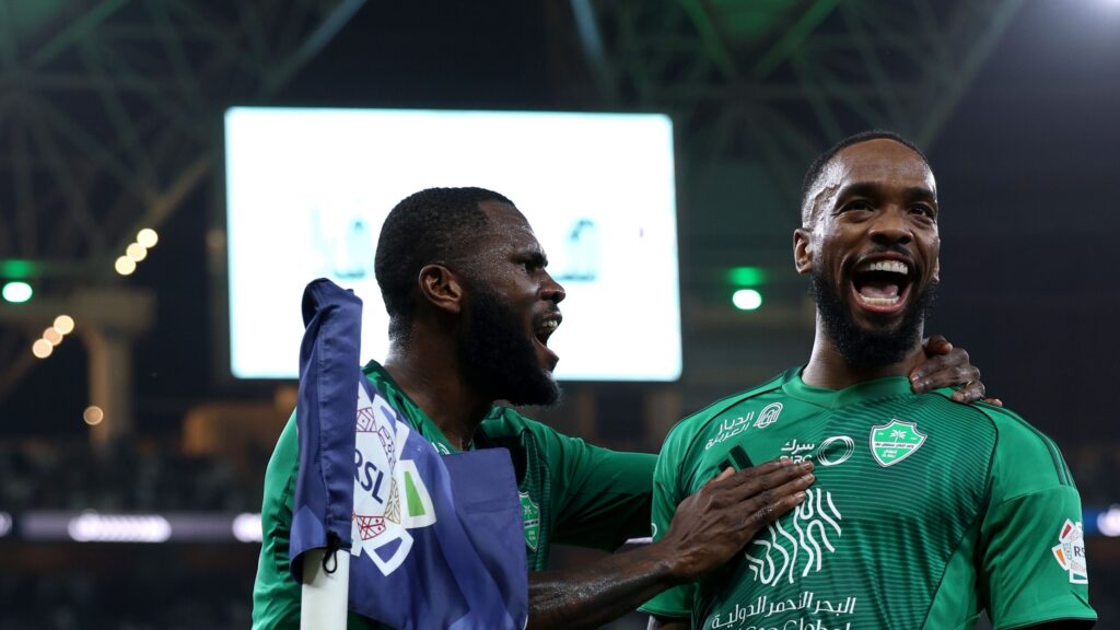 Following his inflammatory comments… is Ivan Toney facing a ban? The Brentford striker has long been known for his outspokenness, but his latest remarks have put him squarely in the spotlight. Football Association rules state that players must avoid any language that could incite hatred, provoke disorder or bring the game into disrepute. Toney’s exact words have not been disclosed at the time of writing, yet the mere suggestion of a breach is enough to spark concern among fans and pundits alike. If the 27-year-old is charged, he could face a suspension ranging from a few matches to several months, depending on the severity of the offence and any mitigating factors. The investigation process is strict: the FA will gather evidence, interview witnesses and review any relevant social-media activity before deciding whether to proceed. Toney would then have the right to respond and, if necessary, to appeal against any sanction imposed. For now, the club and its supporters can only wait. A ban would not only disrupt Toney’s personal momentum but could also weaken Brentford’s squad as they fight for Premier League survival. With the season entering its crucial final stretch, every game counts-and the last thing the Bees need is a key player watching from the stands