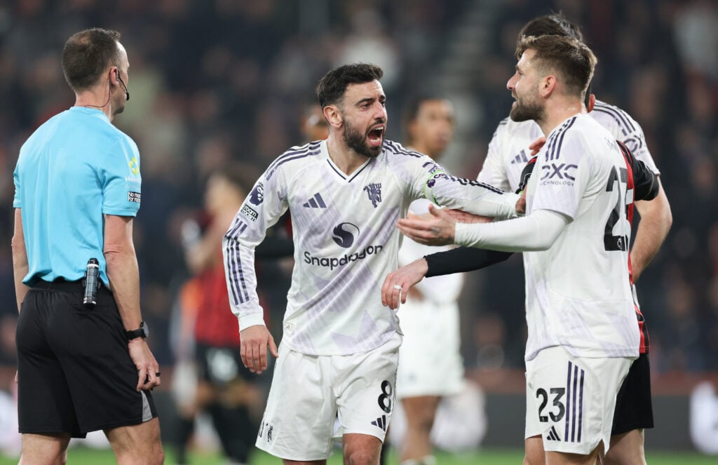 Bruno Fernandes argues with referee Manchester United