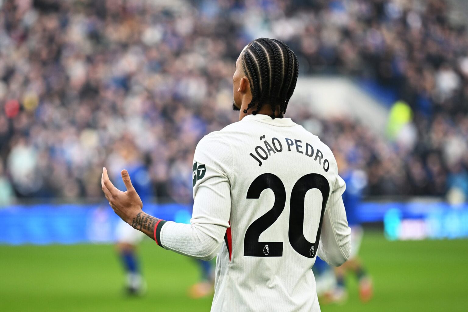 Chelsea have been offered the chance to make a signing that would help Joao Pedro get even better