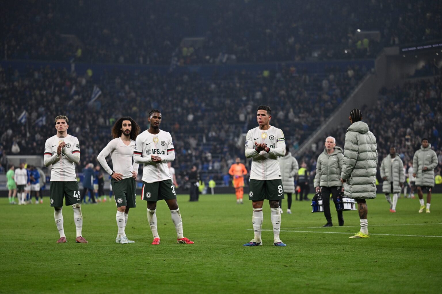 What the Chelsea changing room is really like amid public Enzo Fernandez issues