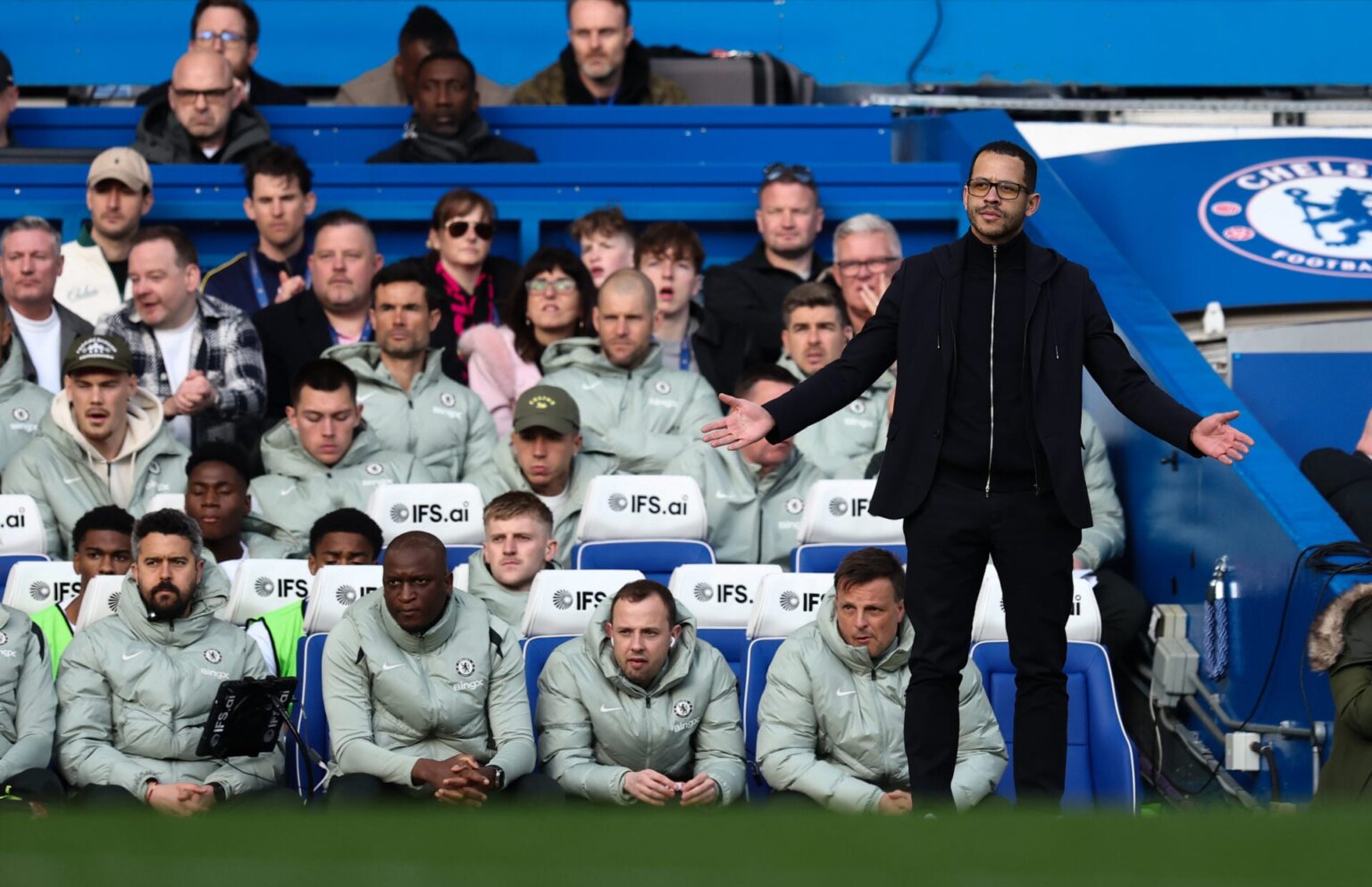 The 'disaster scenario' at Chelsea that could see Liam Rosenior get sacked