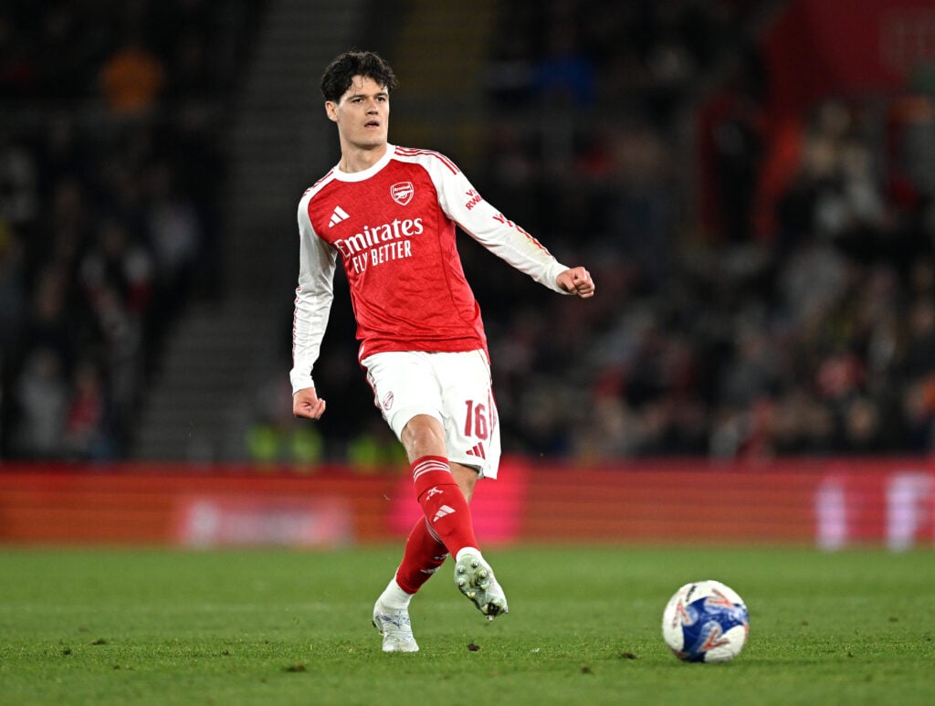 Christian Norgaard passes the ball during an Arsenal game