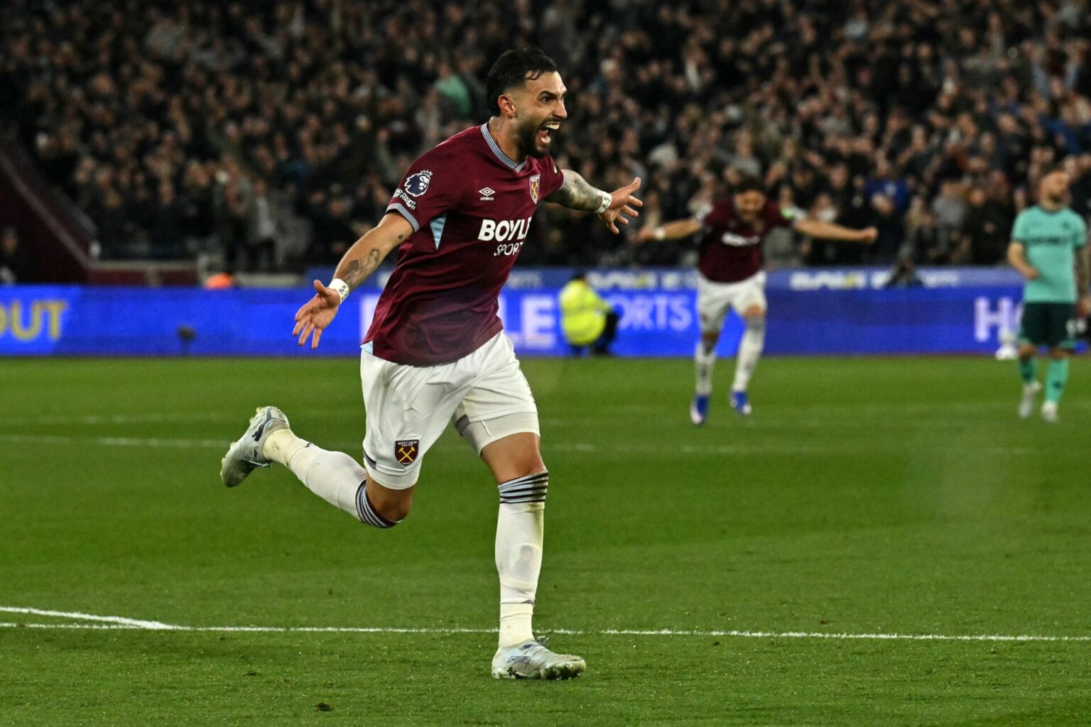 Taty Castellanos makes social media statement after scoring twice for West Ham against Wolves