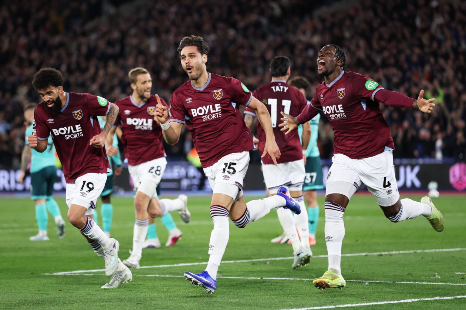 Ex-Arsenal man Dinos Mavropanos hands Roberto De Zerbi early Spurs problem with crucial West Ham goals Ex-Arsenal man Dinos Mavropanos hands Roberto De Zerbi early Spurs problem with crucial West Ham goals