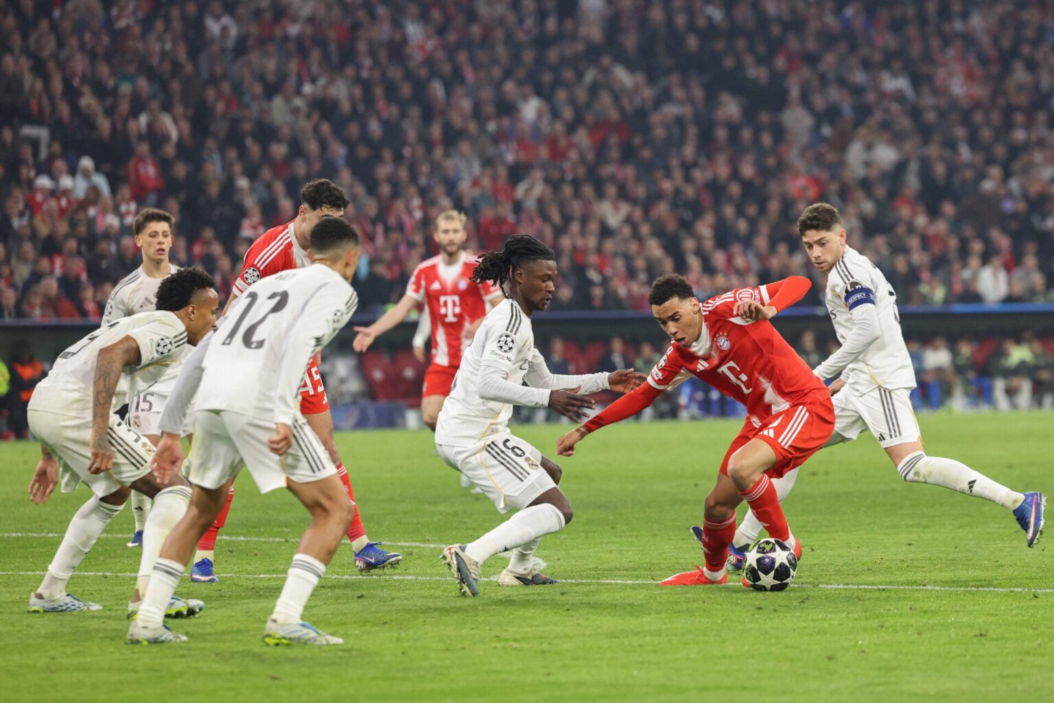 Chelsea's interest in Real Madrid star not as serious as Manchester United's