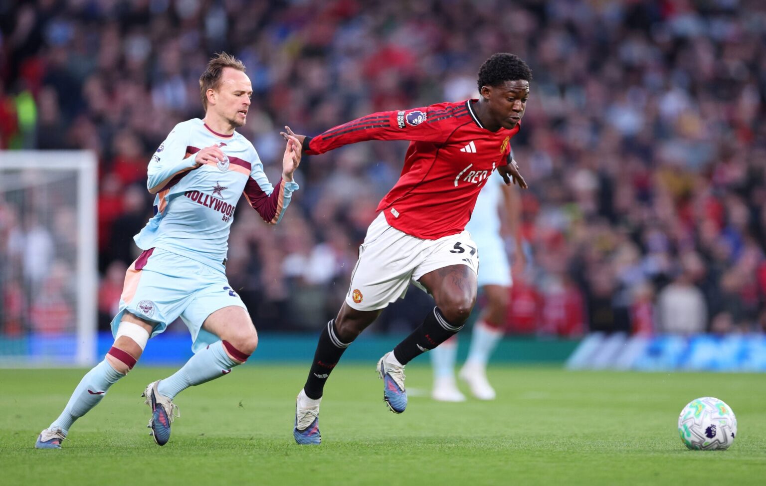 Harry Maguire says Kobbie Mainoo was 'incredible' vs Brentford, and there's a 'crazy' element he can't understand