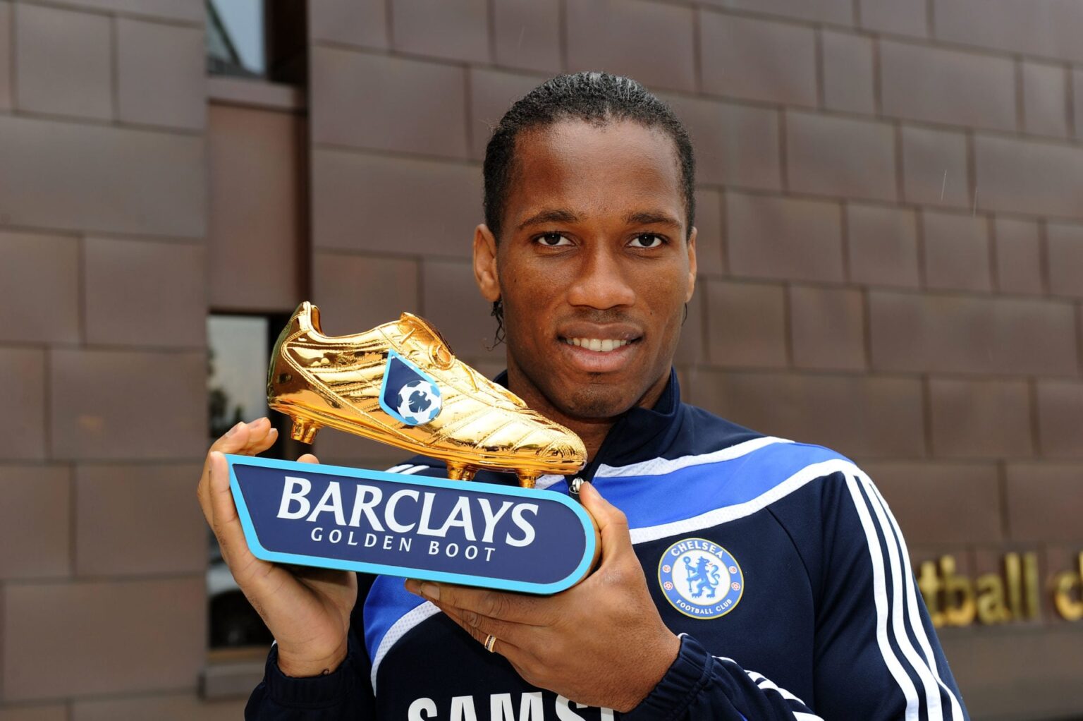 Joe Cole claims one Arsenal player is starting to remind him of Didier Drogba Joe Cole claims one Arsenal player is starting to remind him of Didier Drogba