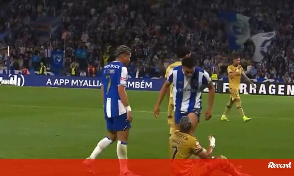 Sorriso acusa Alberto Costa: «O cara cuspiu-me...»