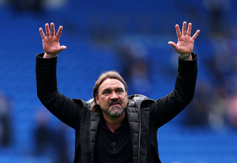 Leeds United manager Daniel Farke acknowledges the fans