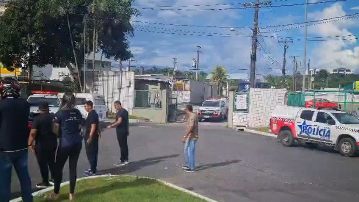 Torcedores do Remo protestando após a derrota para o clube paraense e clube da Série D Águia de Marabá e posterior eliminação da Copa Norte.