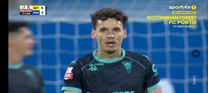 Estoril 0 - FC Porto (3) Froholdt (72)