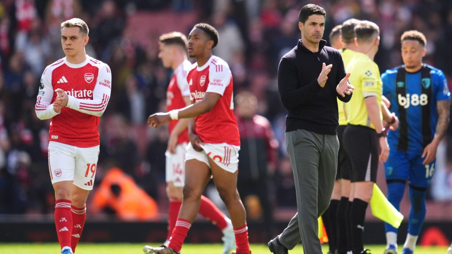 Arsenal fan boos show 'peak entitlement' at 'squeaky glum time'