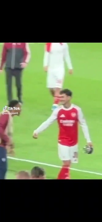 The lads cheering Zubimendi ❤️