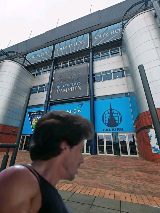 Me online: "We'll absolutely batter yous 👊🏻. Absolute diddy team haha". Me irl on match day: