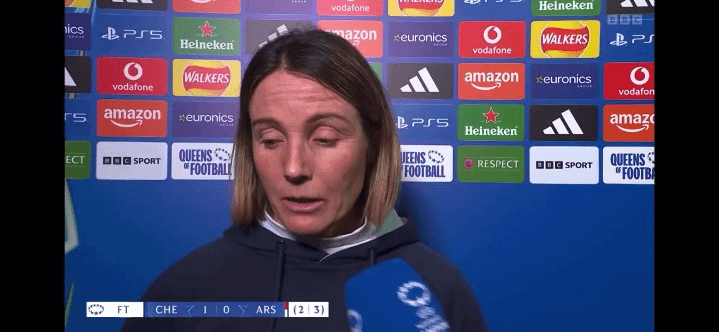 Sonia pulled her phone out during post match interview to show McCabe hair-pulling offense on Thompson [video credit to jessicalorna on Twitter]