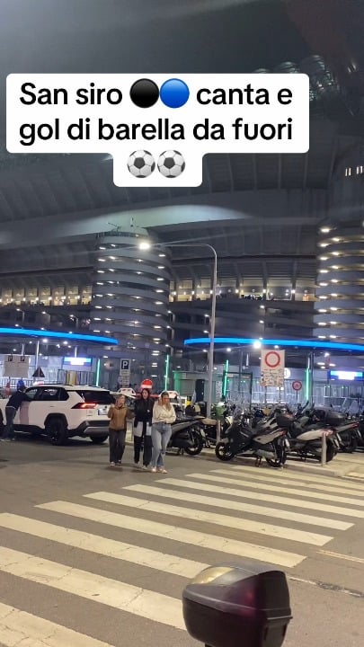 Fans singing 'la capolista se ne va' and Barella's goal from outside the stadium
