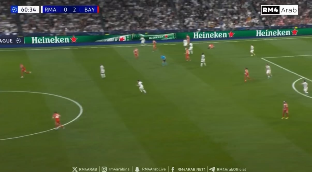 Vinicius Misses a Huge Chance.