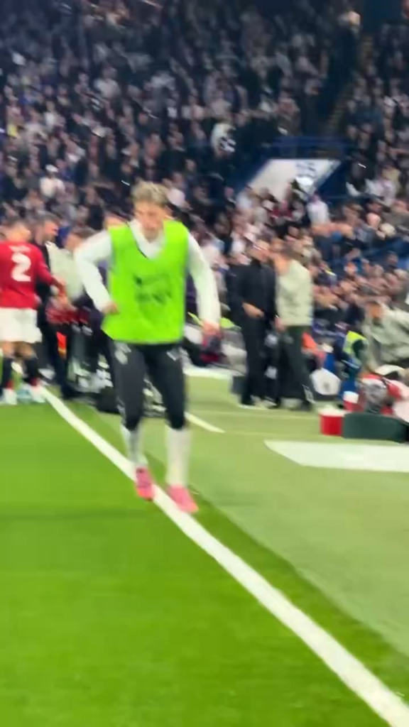 Garnacho chant by United Away end