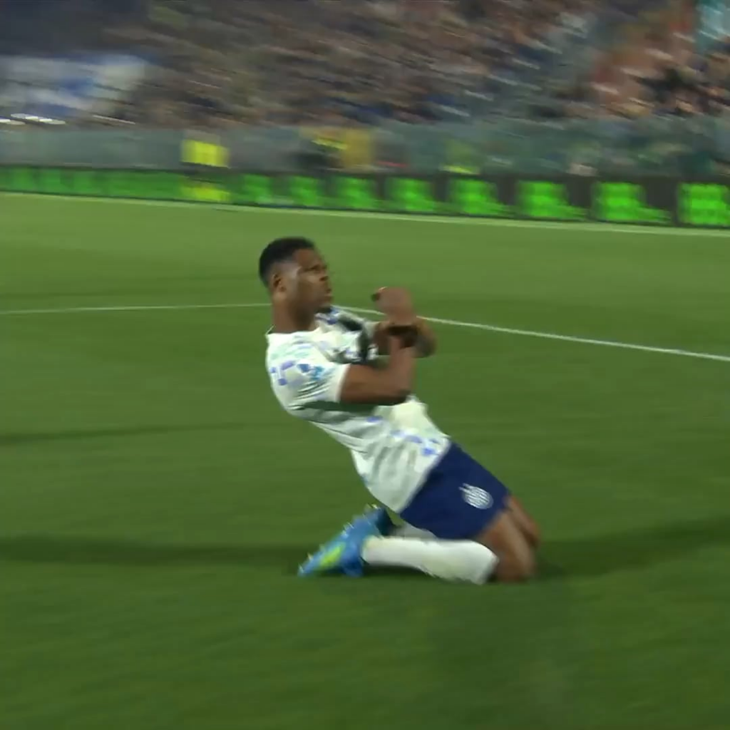 Masculinity in one clip.