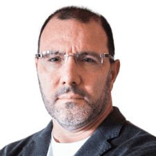 Os “princípios” do treinador e o telecomando de Farioli