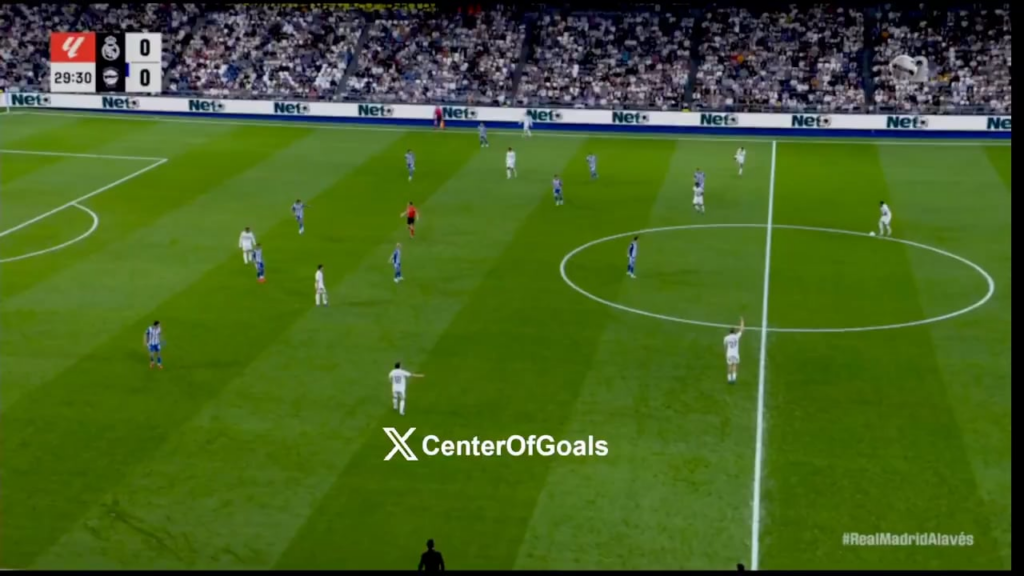 Kylian Mbappe make it 1-0 against alaves. Lucky goal