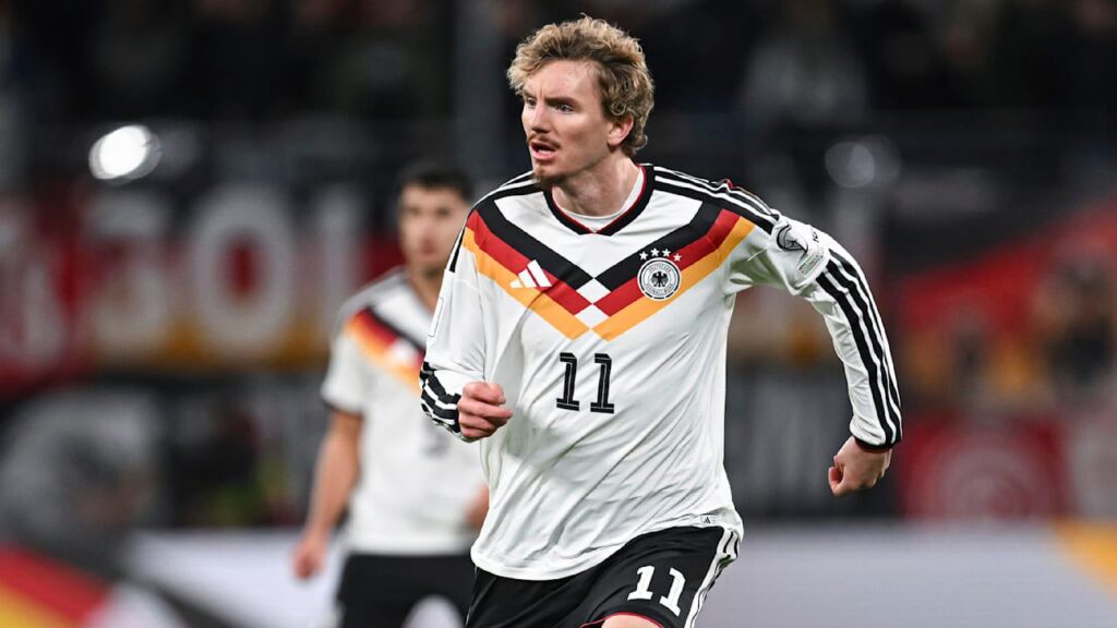 Bei Guirassy-Abgang! Woltemade-Szenario beim BVB. Nach BILD-Informationen wird auch die Situation von Nick Woltemade (24) beobachtet. Der DFB-Star denkt aktuell nicht an einen Wechsel. Doch im Sommer könnte Bewegung entstehen. Für den BVB wäre allerdings wohl nur eine Leihe realistisch