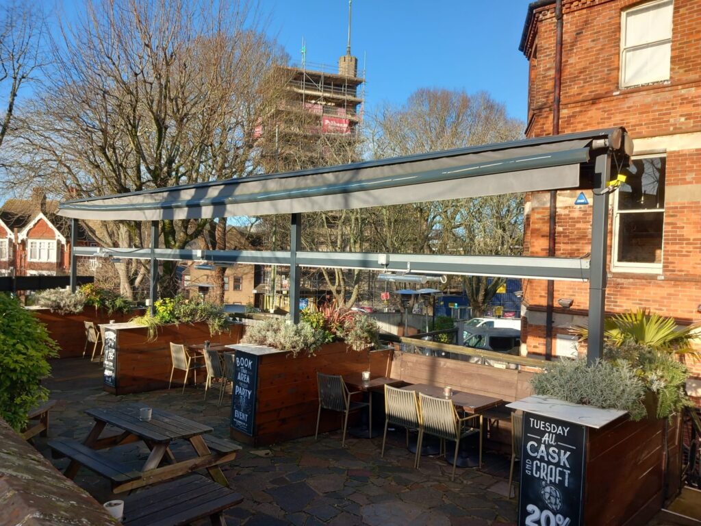 Pub bids to replace ‘alien’ awning with jumbrella trio – Brighton and Hove News