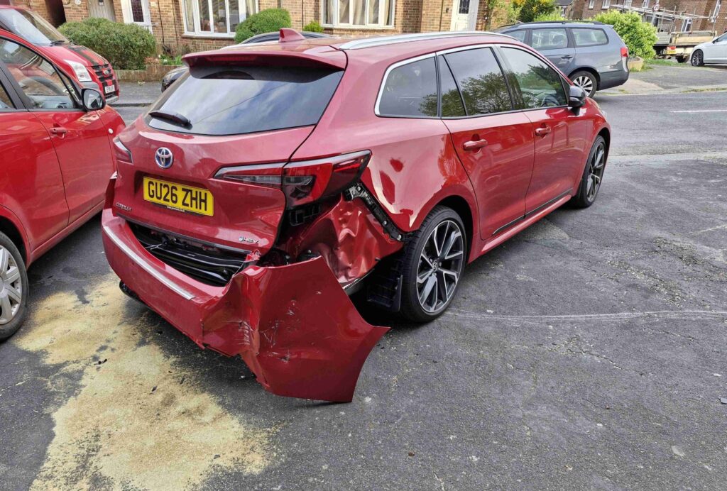 Driver arrested after crash leaves three cars damaged – Brighton and Hove News