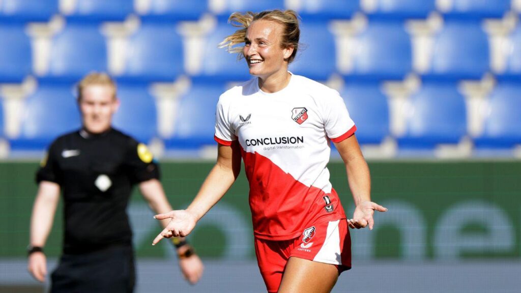 FC Utrecht Vrouwen-spits Lobke Loonen maakt overstap naar Bayer Leverkusen Vrouwen