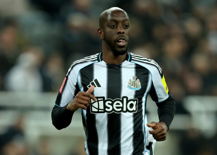 NEWCASTLE UPON TYNE, ENGLAND - MARCH 7: Yoane Wissa of Newcastle United running during the Emirates FA Cup Fifth Round match between Newcastle United and Manchester City on March 7, 2026 in Newcastle upon Tyne, England. (Photo by Richard Sellers/Sportsphoto/Allstar via Getty Images)