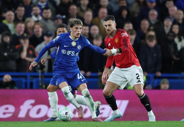 EDITORIAL USE ONLY No use with unauthorised audio, video, data, fixture lists, club/league logos or 'live' services. Online in-match use limited to 120 images, no video emulation. No use in betting, games or single club/league/player publications. Mandatory Credit: Photo by Daniel Weir/Sports Press Photo/Shutterstock (16835401ca) Alejandro Garnacho of Chelsea battles for the ball with Diogo Dalot of Manchester United during the match between Chelsea FC and Manchester United FC in the Premier League match at Stamford Bridge Stadium in London, England, on April 18. Premier League - Chelsea FC v Manchester United FC, Stamford Bridge Stadium, London, United Kingdom, England - 18 Apr 2026