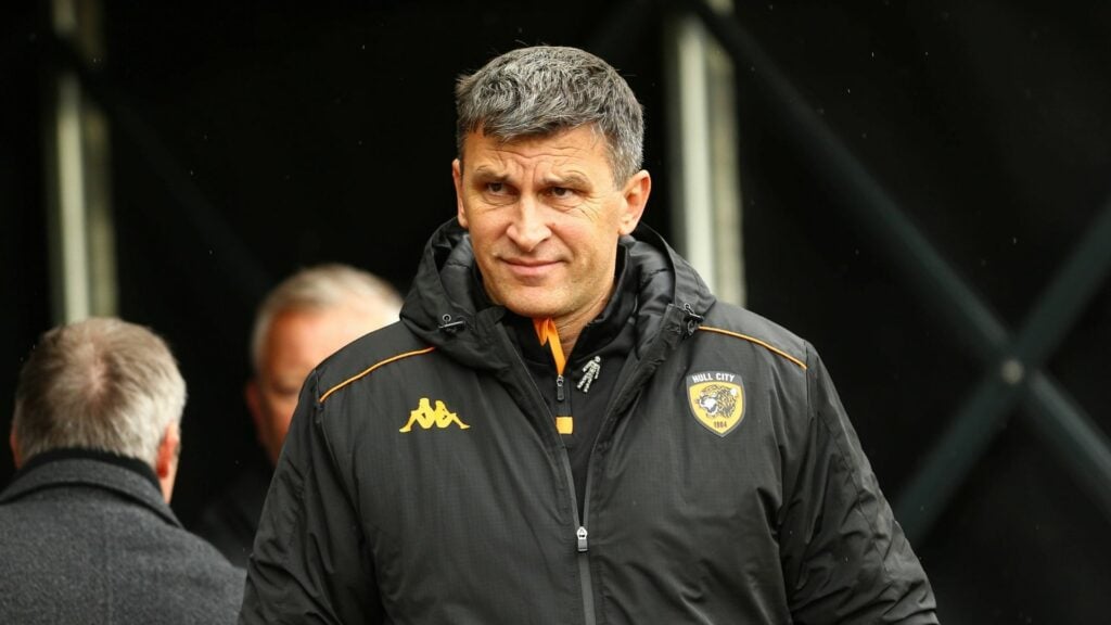 Sergej Jakirovic on the touchline at Hull City