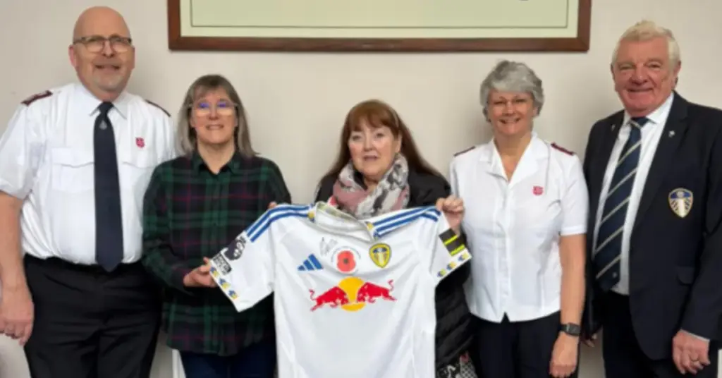 Signed Leeds United shirt to be auctioned for Leeds West Hunslet