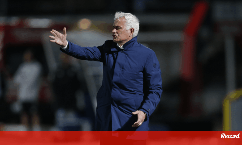 Mourinho atira a toalha ao chão na luta pelo título e critica jogadores: «Há alguns que parece que não comem futebol...»