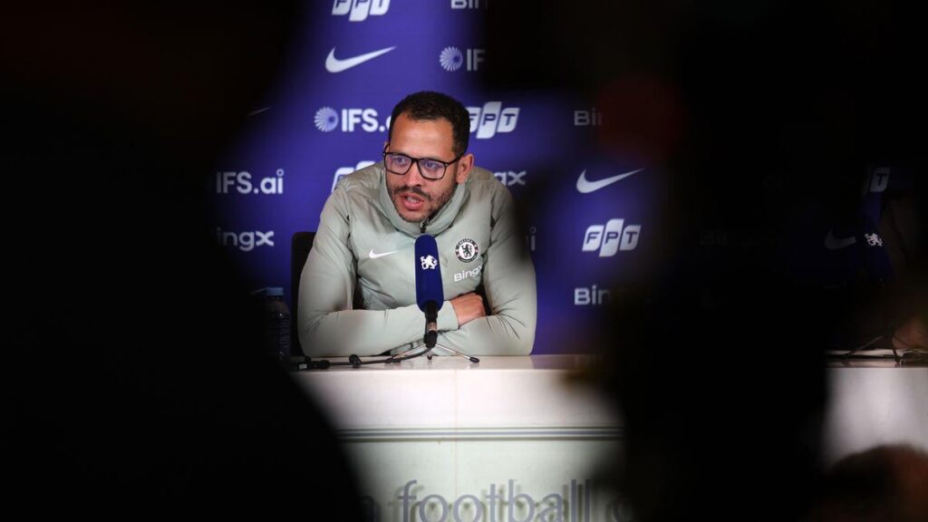 Rosenior: “We're playing against probably the most in-form team definitely in this country right now, and for 50 minutes, 55 minutes, we're well in the game, if not the better team. Then a moment happens, then you lose confidence.”