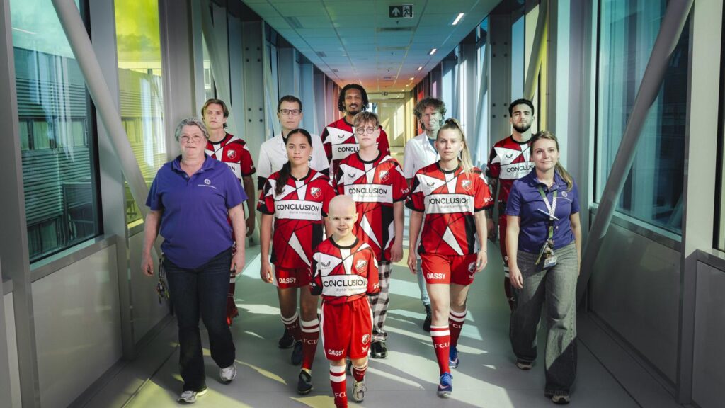 Lukas (12) ontwerpt nieuw FC Utrecht-shirt dat wordt gedragen tegen Telstar