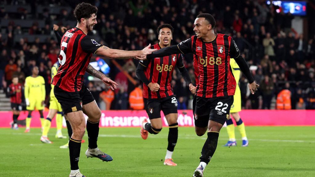 [Wheeler, Salt] REVEALED - the two Bournemouth stars on club's radar and the rivals United will have to fend off this summer : Manchester United are monitoring Bournemouth duo Junior Kroupi and Marcos Senesi.