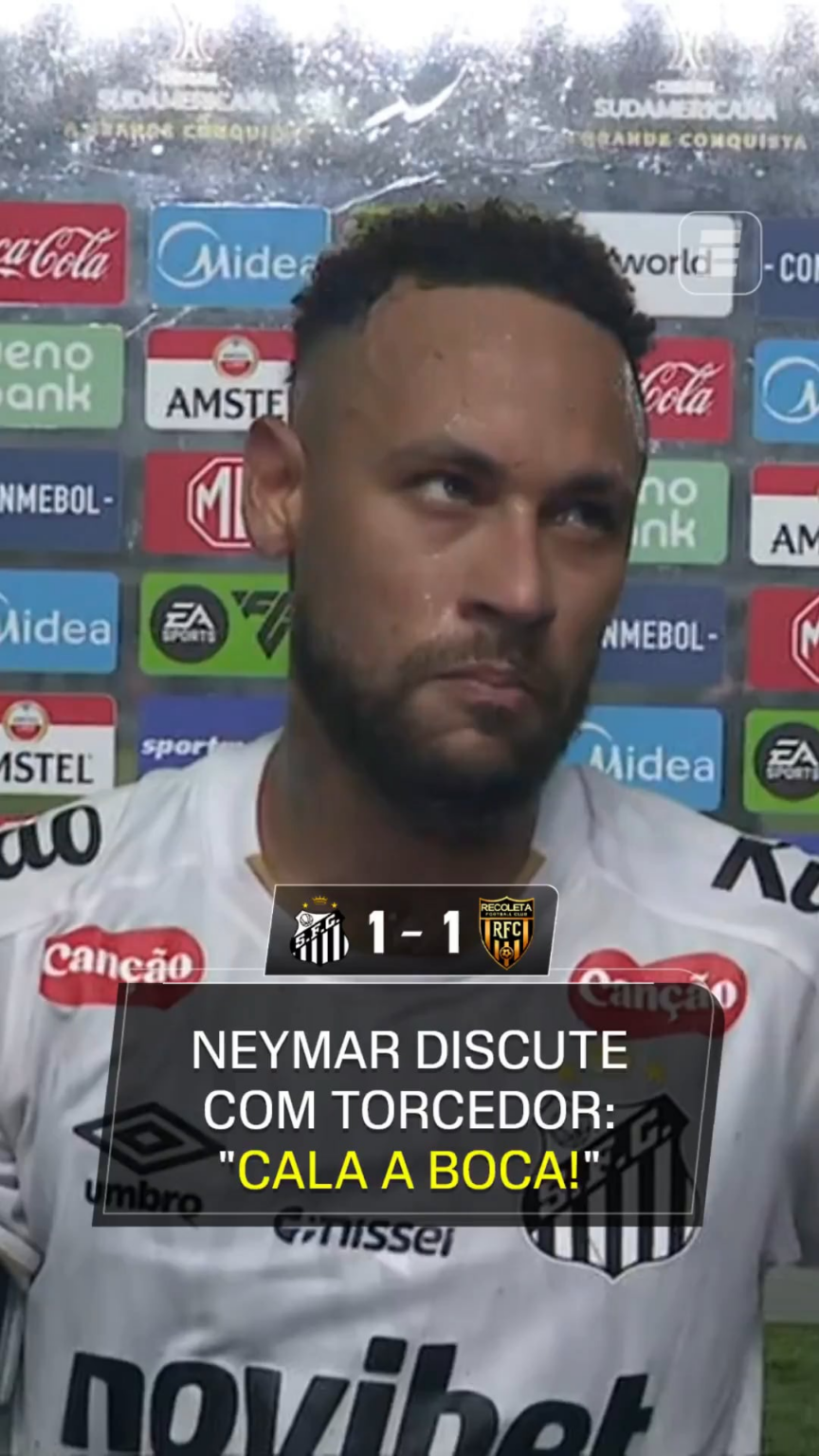 Neymar mandando um torcedor do Santos calar a boca