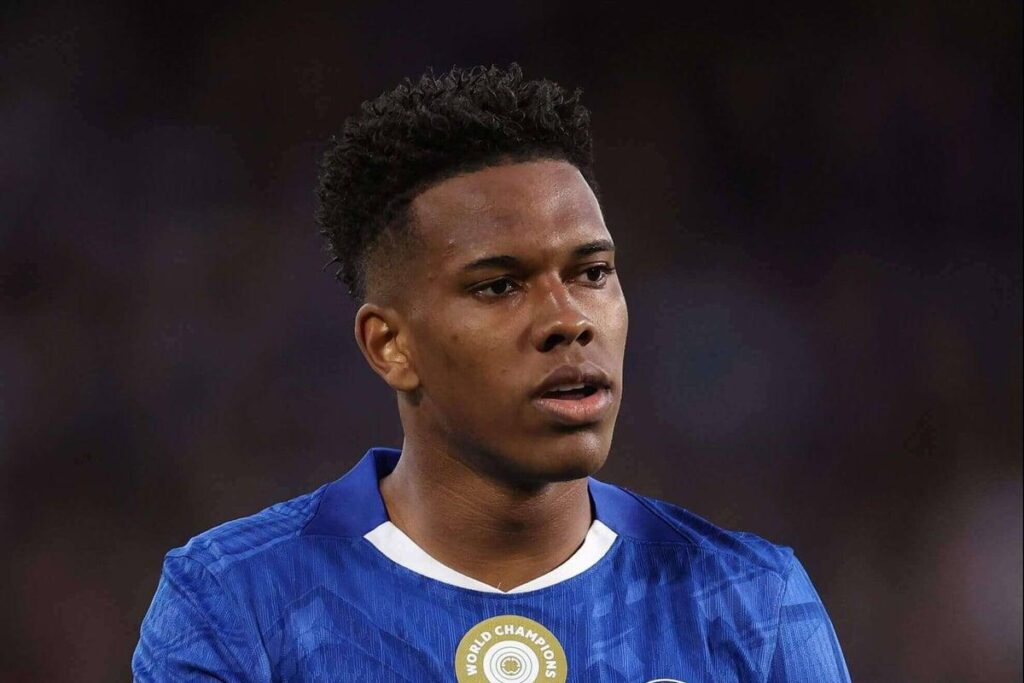 Exame aponta lesão grau 4 na coxa de Estevão, que praticamente está fora da Copa.