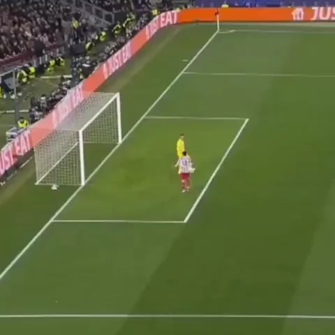 Should this be a penalty against Atletico Madrid?