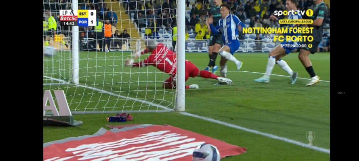 Estoril 0 - FC Porto (1) Pepê (14)