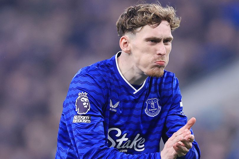 Former Everton star makes Man Utd dig as he questions why James Garner would leave Blues