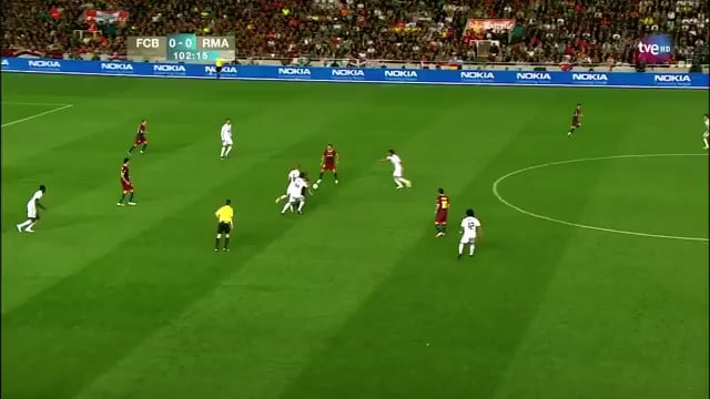 15 years ago today, this Cristiano bullet header against prime Barca in extra time won Madrid the 18th Copa del Rey. Peep Pepe’s salute.