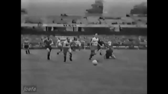 This is how Jose Santamaria used to defend