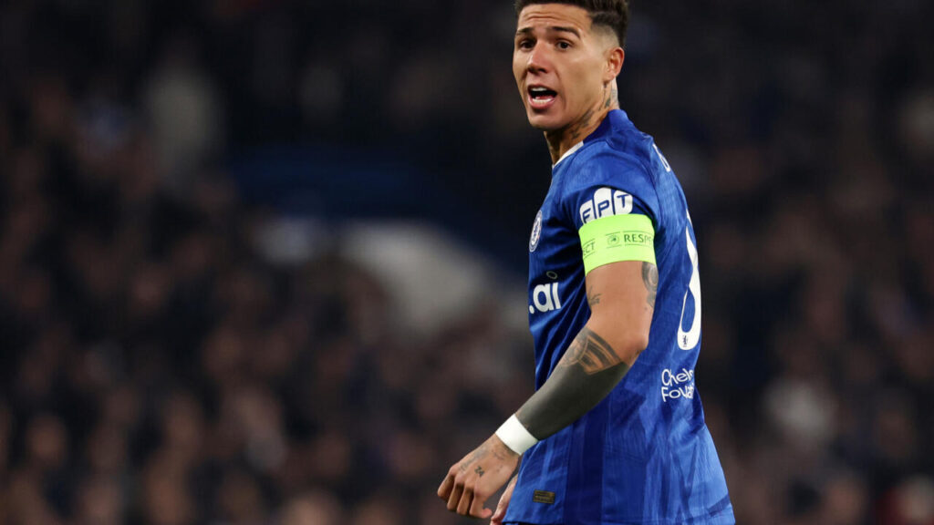 Chelsea's Fernandez dropped for two matches