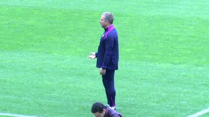 Hansi Flick was very unhappy with the condition of the grass at the Metropolitano Stadium and he let the UEFA delegates know about his discontent.