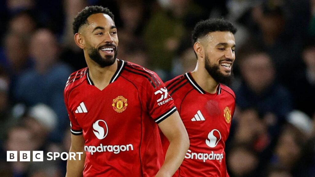 [BBC] Chelsea have lost a game to Manchester United at Stamford Bridge for the first time in 6 years. Chelsea have lost, and failed to score, in each of their last four league games, only in November 1912 have the Blues ever endured a longer run in their league history (five games).