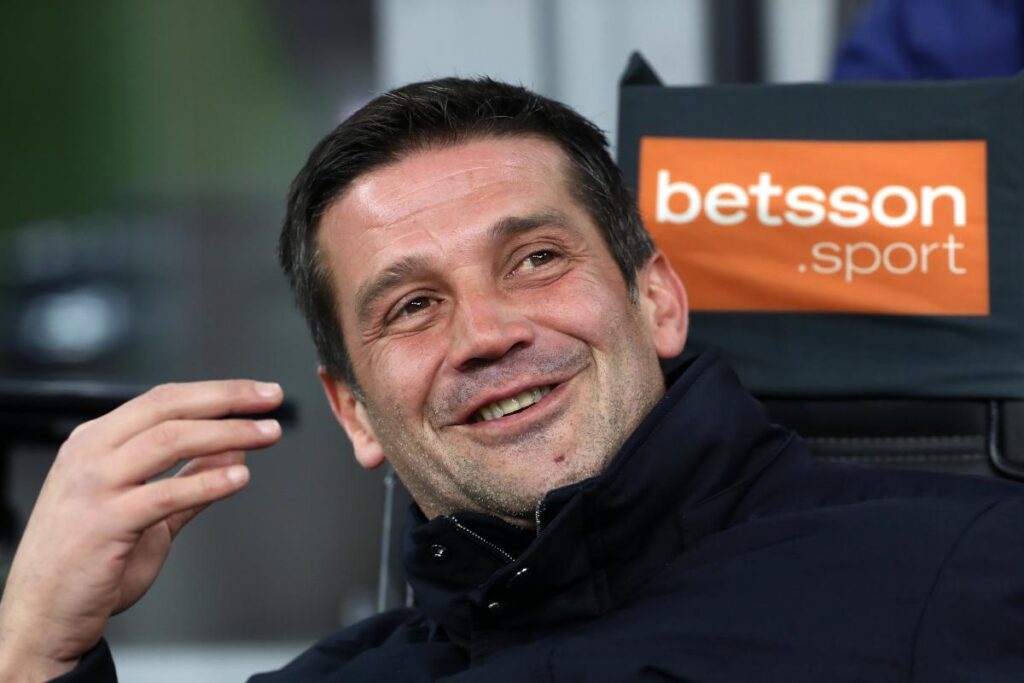 Where the chivu out crowd at?