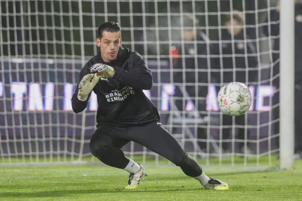 Peter Bosz laat Nick Olij starten tegen PEC Zwolle